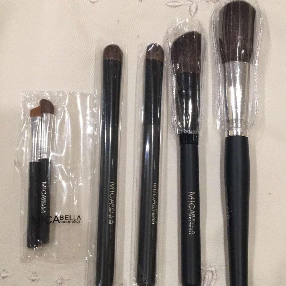 🍁Make up brushes 6 pieces. Brand new, never used.
